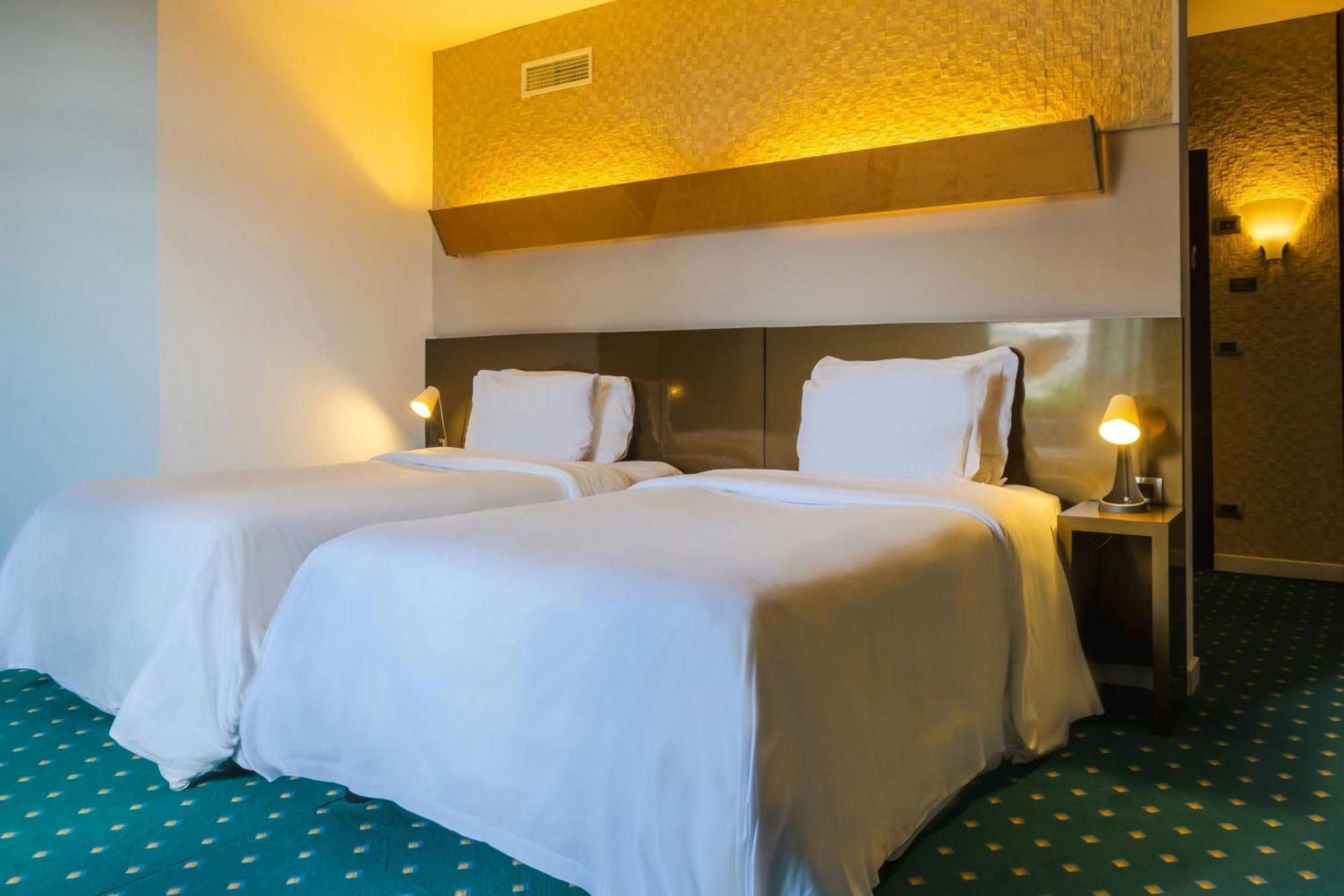Four Points By Sheraton Catania Hotel Cannizzaro Esterno foto